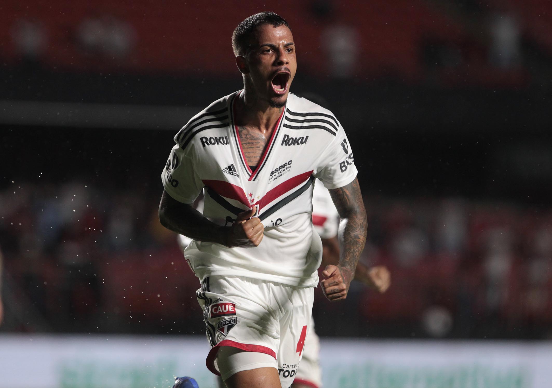 Eder e Diego Costa festejam gols e classificação na Copa do Brasil