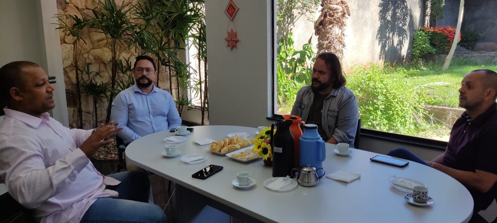 Coordenadoria de Atendimento Psicossocial da Polícia Civil recebe visita e apoio de igreja Campo-grandense
