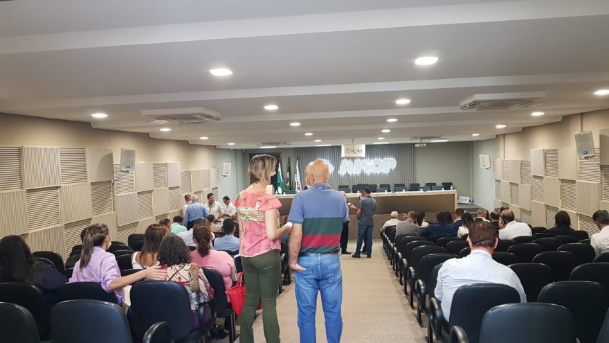 Prefeitos do Oeste se reúnem na AMOP para discutir Programa Moradia Legal