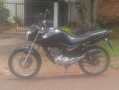 Ladrões furtam motocicleta na Rua Marechal Cândido Rondon, em Cascavel