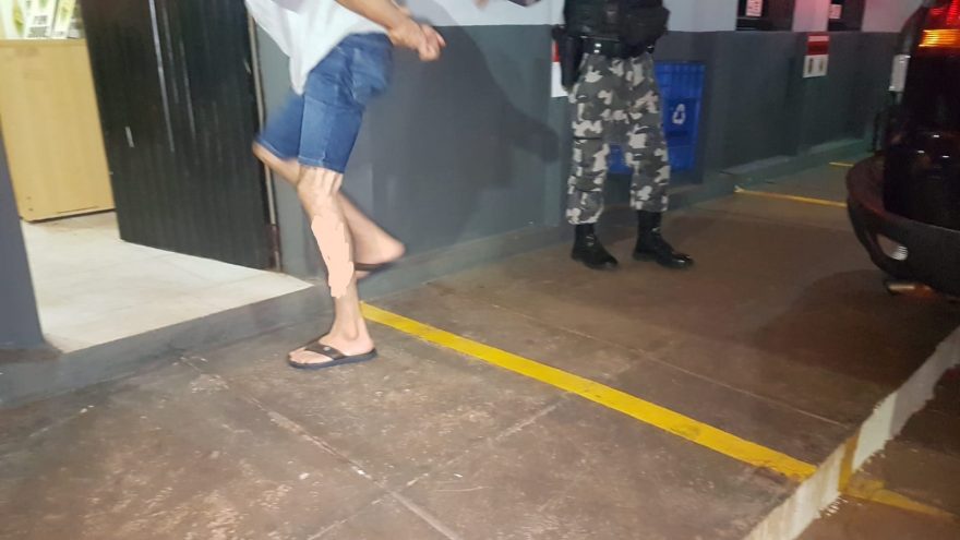 Homem é detido com mandado de prisão em aberto por de tráfico de drogas