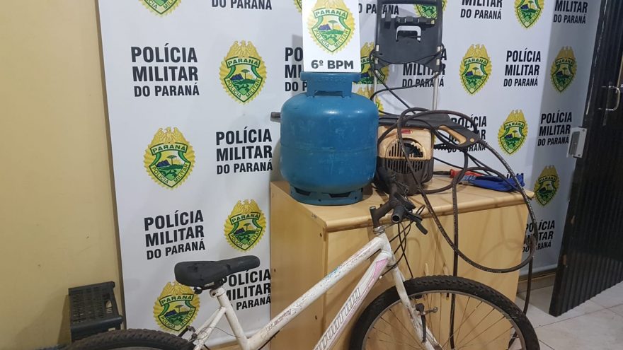 PM recupera produtos furtados antes de proprietários se darem conta do crime; dois indivíduos foram presos