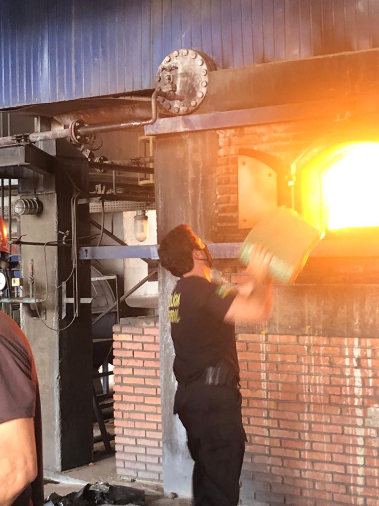 Polícia Federal realiza incineração de mais de 3 toneladas de drogas em Foz do Iguaçu/PR