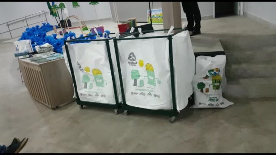 Reciclar é Preciso: Materiais didáticos são entregues às instituições municipais