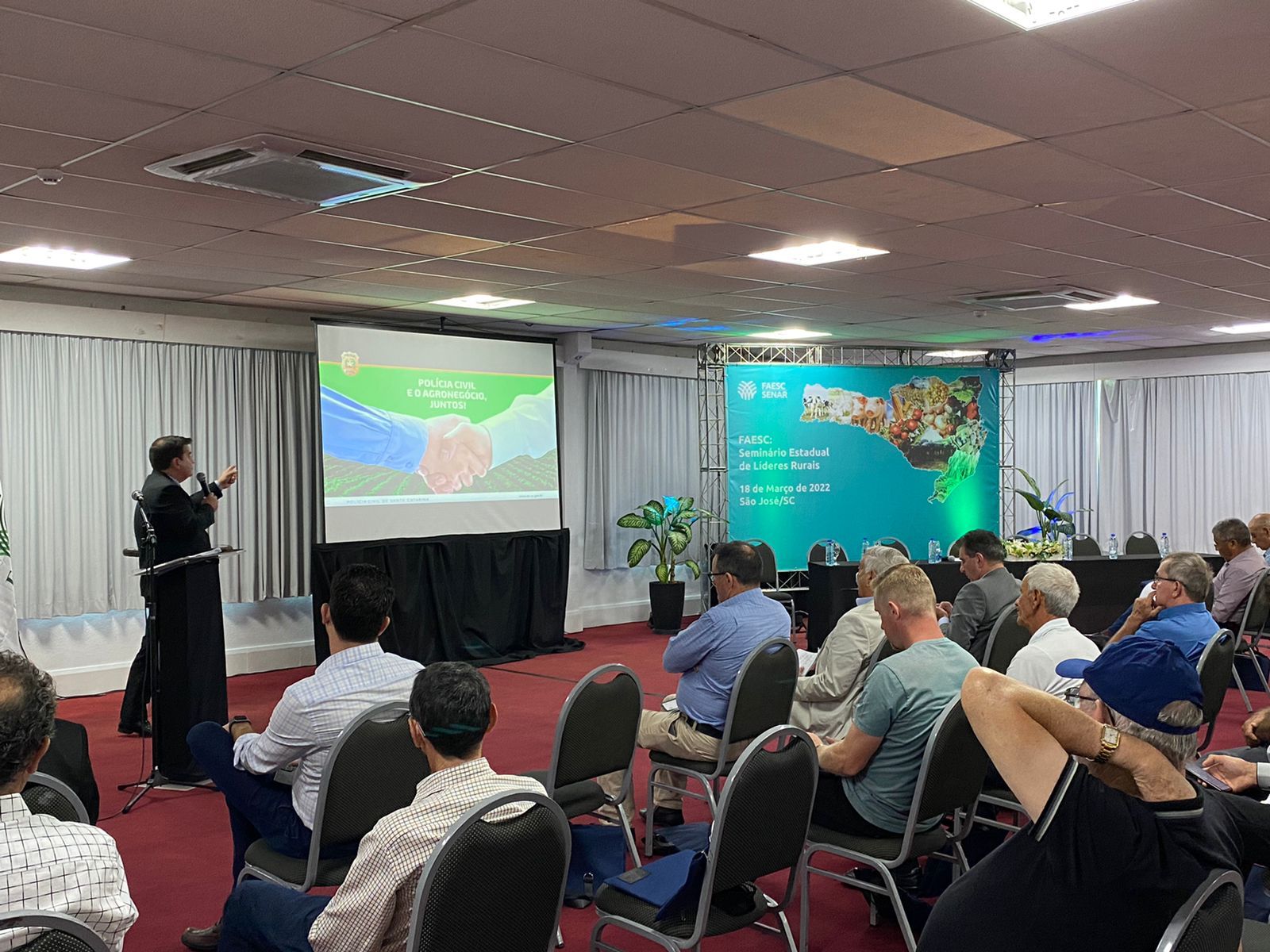 Polícia Civil participa do seminário de líderes rurais da FAESC e apresenta estrutura de combate a crimes