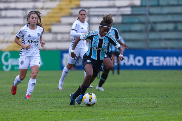 Gurias Gremistas lutam até o final e buscam empate contra o Galo