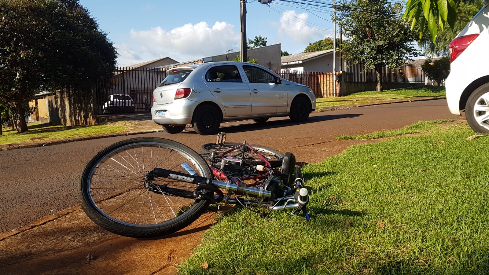 Com ambulâncias do Siate em atendimento, Samu é acionado para atender vítima de colisão