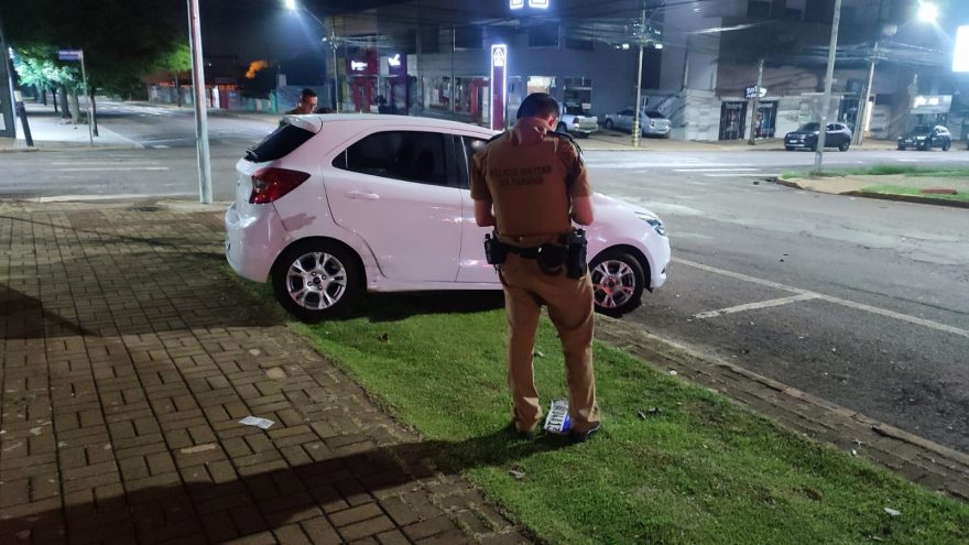 Acidente envolvendo dois veículos é registrado no Centro de Cascavel