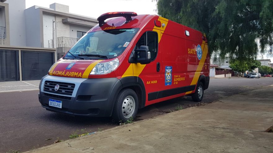 Mulher de 61 anos é socorrida pelo Corpo de Bombeiros após sofrer luxação no tornozelo