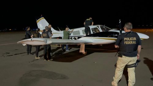 Policia Federal, com apoio da FAB, apreende 465 kg de cocaína em aeronave no Mato Grosso do Sul Imagem referente a Policia Federal, com apoio da FAB, apreende 465 kg de cocaína em aeronave no Mato Grosso do Sul