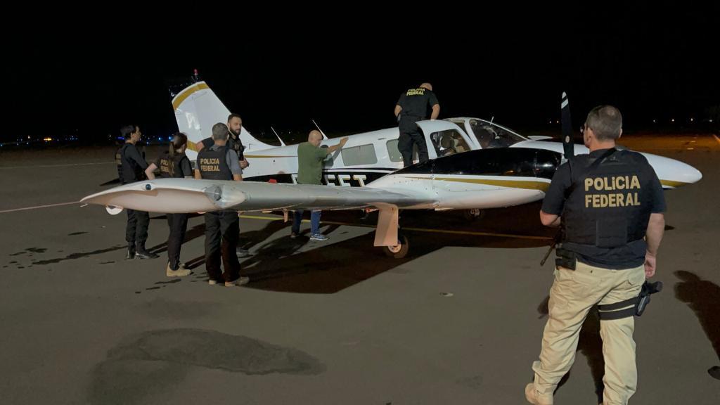 Policia Federal, com apoio da FAB, apreende 465 kg de cocaína em aeronave no Mato Grosso do Sul