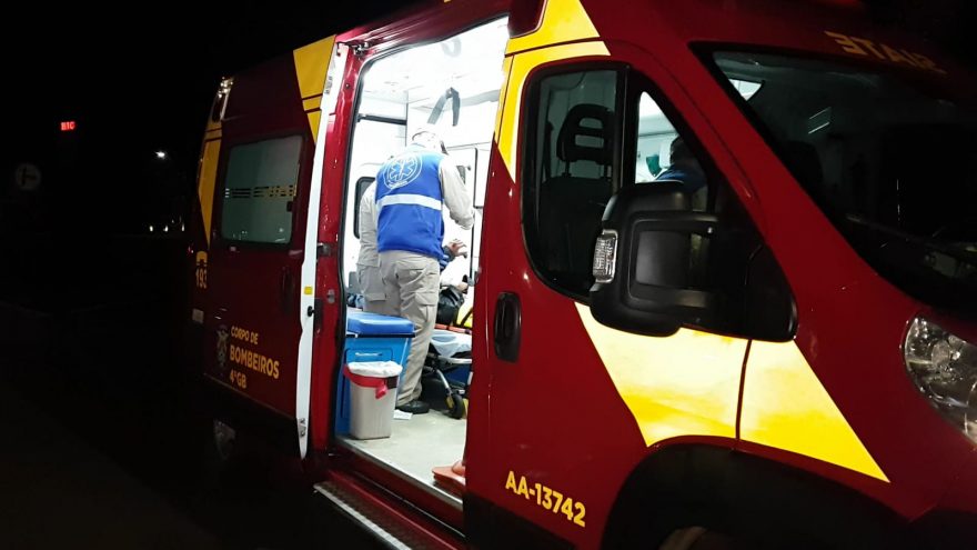 Motociclista fica ferido após sofrer queda na Avenida Assunção