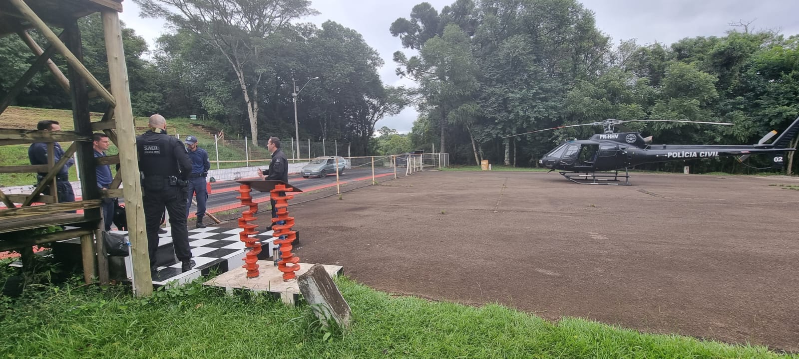 Equipe do helicóptero SAERFron da Polícia Civil realiza treinamento para ações integradas com a Guarda Municipal em Chapecó