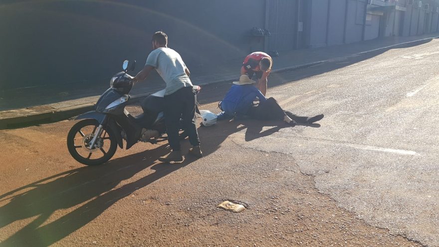 Motos se envolvem acidente na Rua Rio de Janeiro com Pio XII