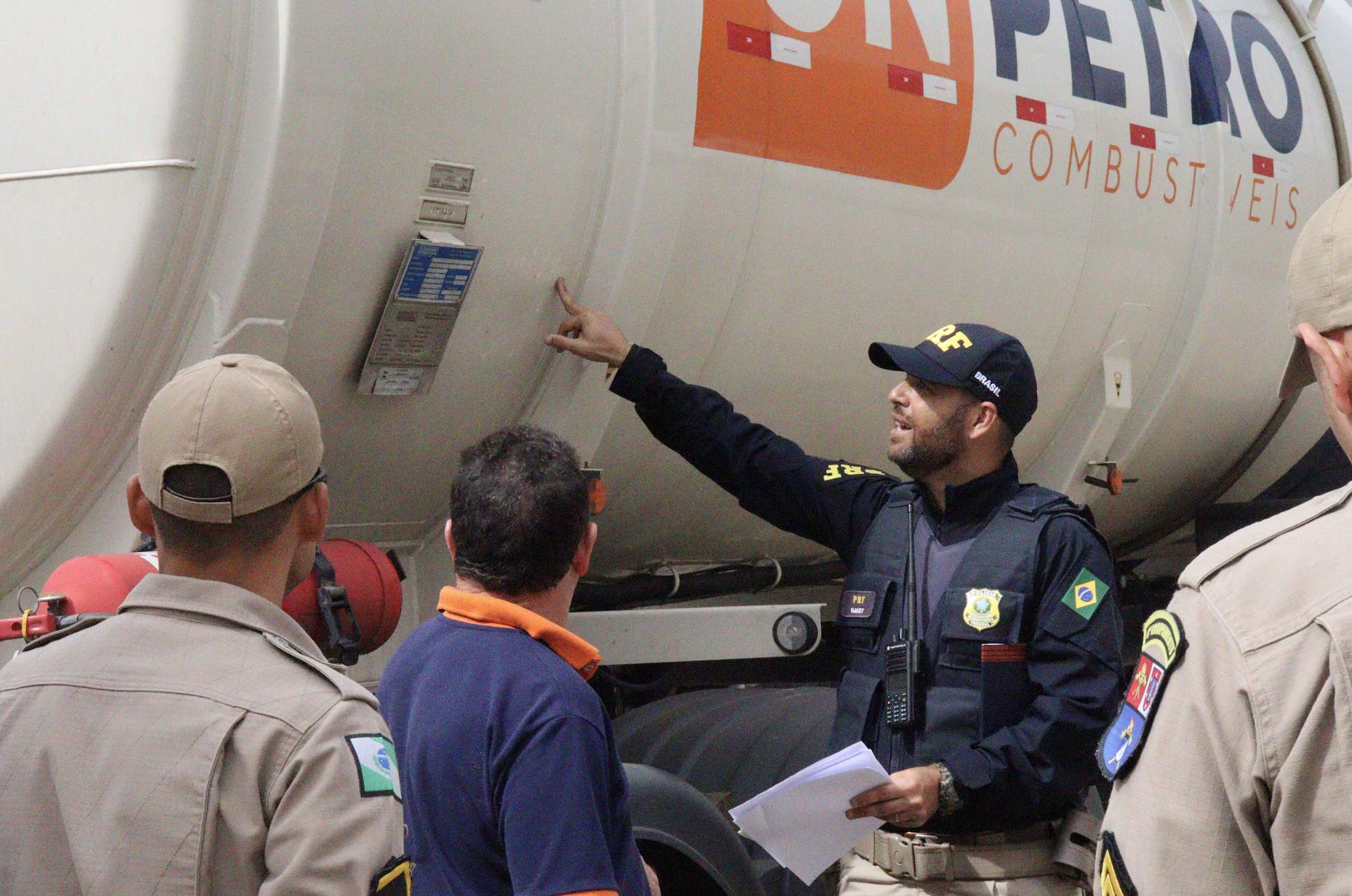PRF e Defesa Civil realizam o 1º Seminário Estadual de Segurança no Transporte de Produtos Perigosos