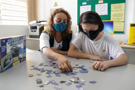 Rede estadual de ensino oferta atendimento especializado para cerca de 14 mil alunos com Síndrome de Down Imagem referente a Rede estadual de ensino oferta atendimento especializado para cerca de 14 mil alunos com Síndrome de Down
