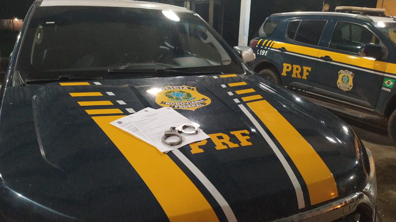 PRF cumpre dois mandados de prisão no final de semana