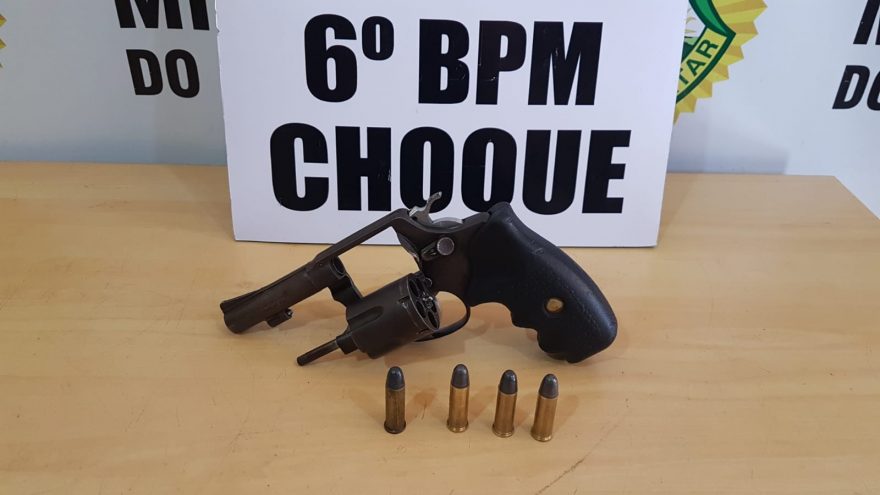 Homem é detido pela PM com arma e bicicleta sem procedência