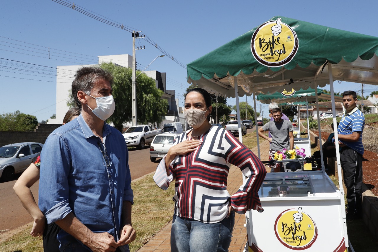 Vendedores ambulantes recebem bicicletas da Prefeitura de Cascavel
