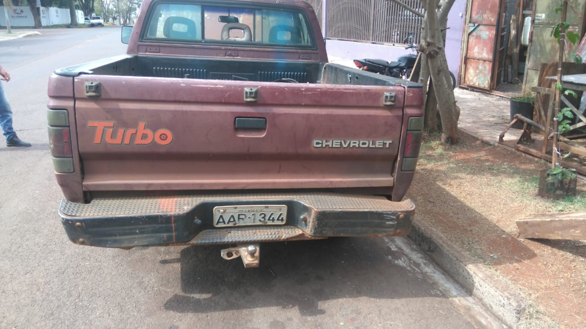 Caminhonete D-20 cor bordô é furtada em Cascavel