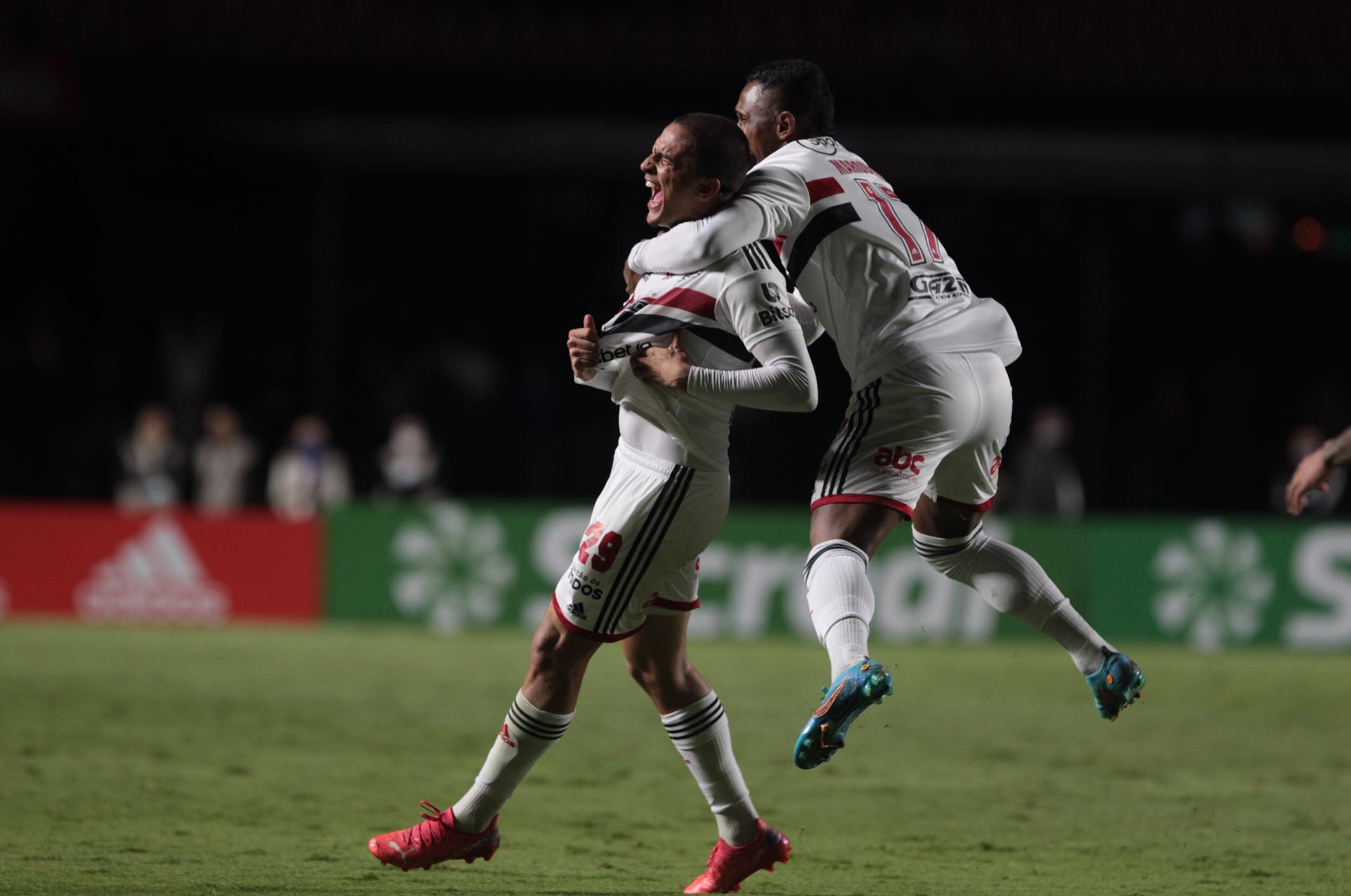 Pablo Maia: “Sensação única marcar meu primeiro gol com essa torcida maravilhosa”