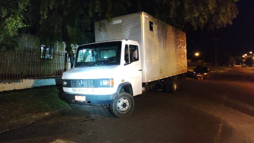 Caminhão é recuperado pela PM em Cascavel