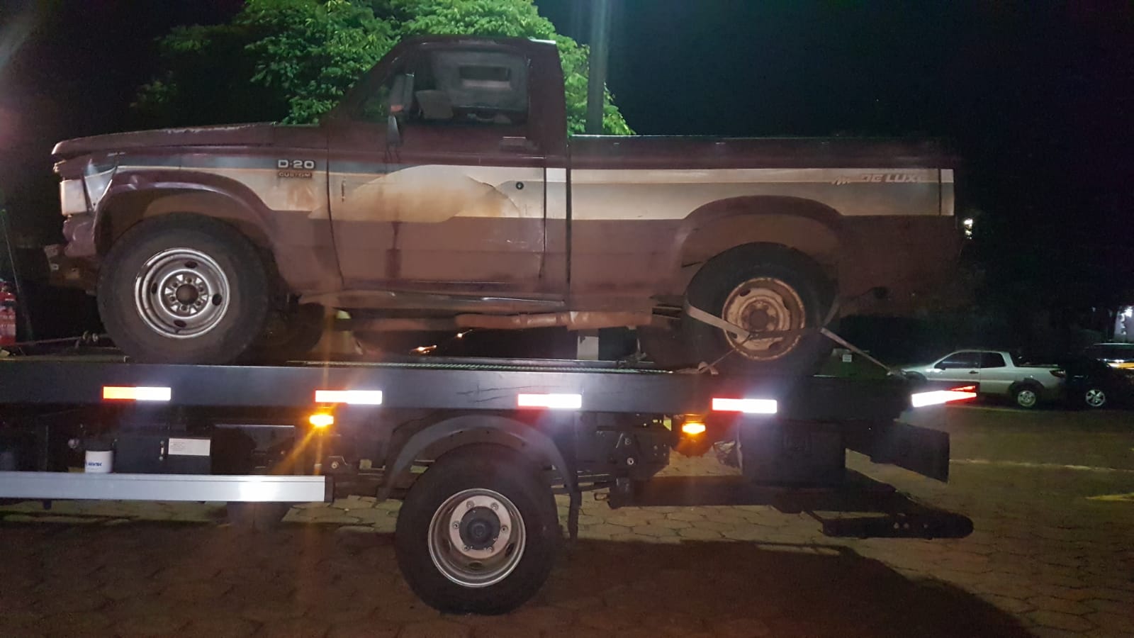 Caminhonete furtada ontem (21) é recuperada pela Polícia Militar