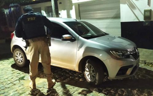 PRF prende homem por apropriação indébita em Pedro Alexandre/BA Imagem referente a PRF prende homem por apropriação indébita em Pedro Alexandre/BA