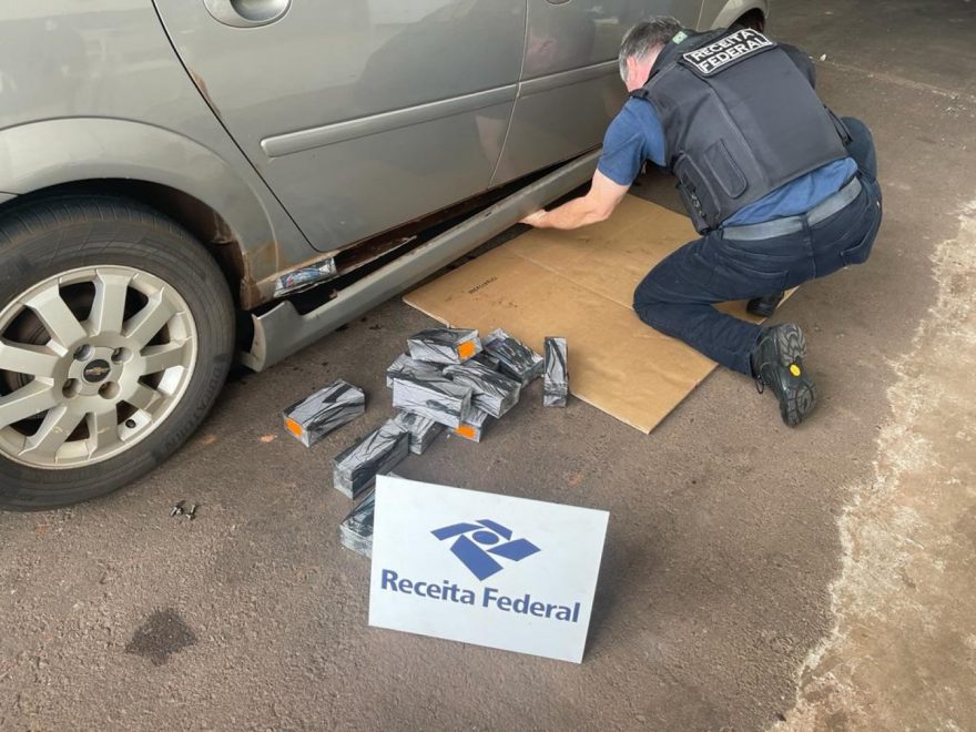 Receita Federal de Cascavel apreende carro carregados com celulares contrabandeados do Paraguai