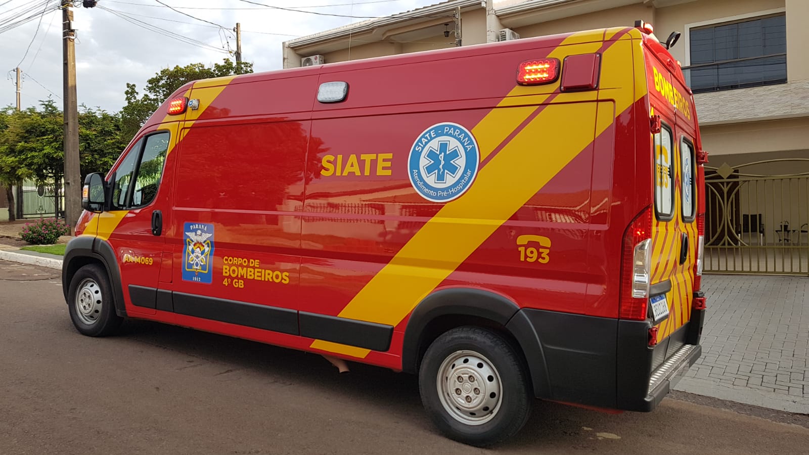 Homem fica ferido após sofrer queda no Pacaembu