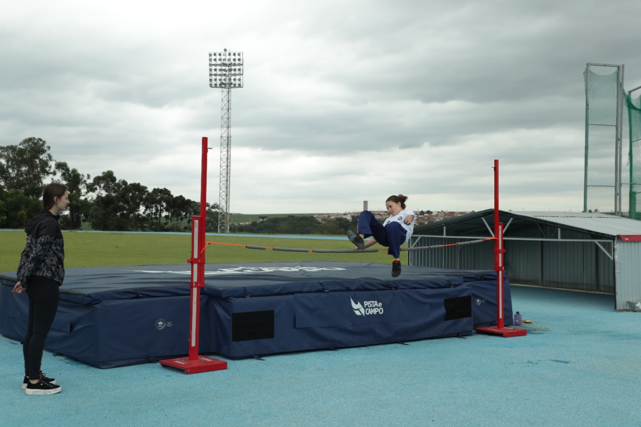 Estudantes participam do 3º Festival de Atletismo Escolar no CNTA