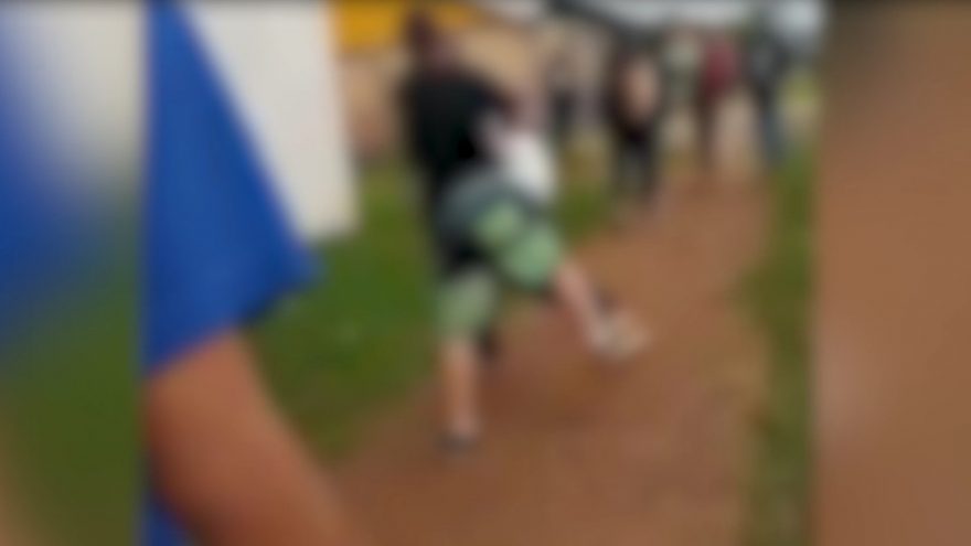 Veja vídeo: Briga entre adolescentes é registrada no bairro Santa Felicidade