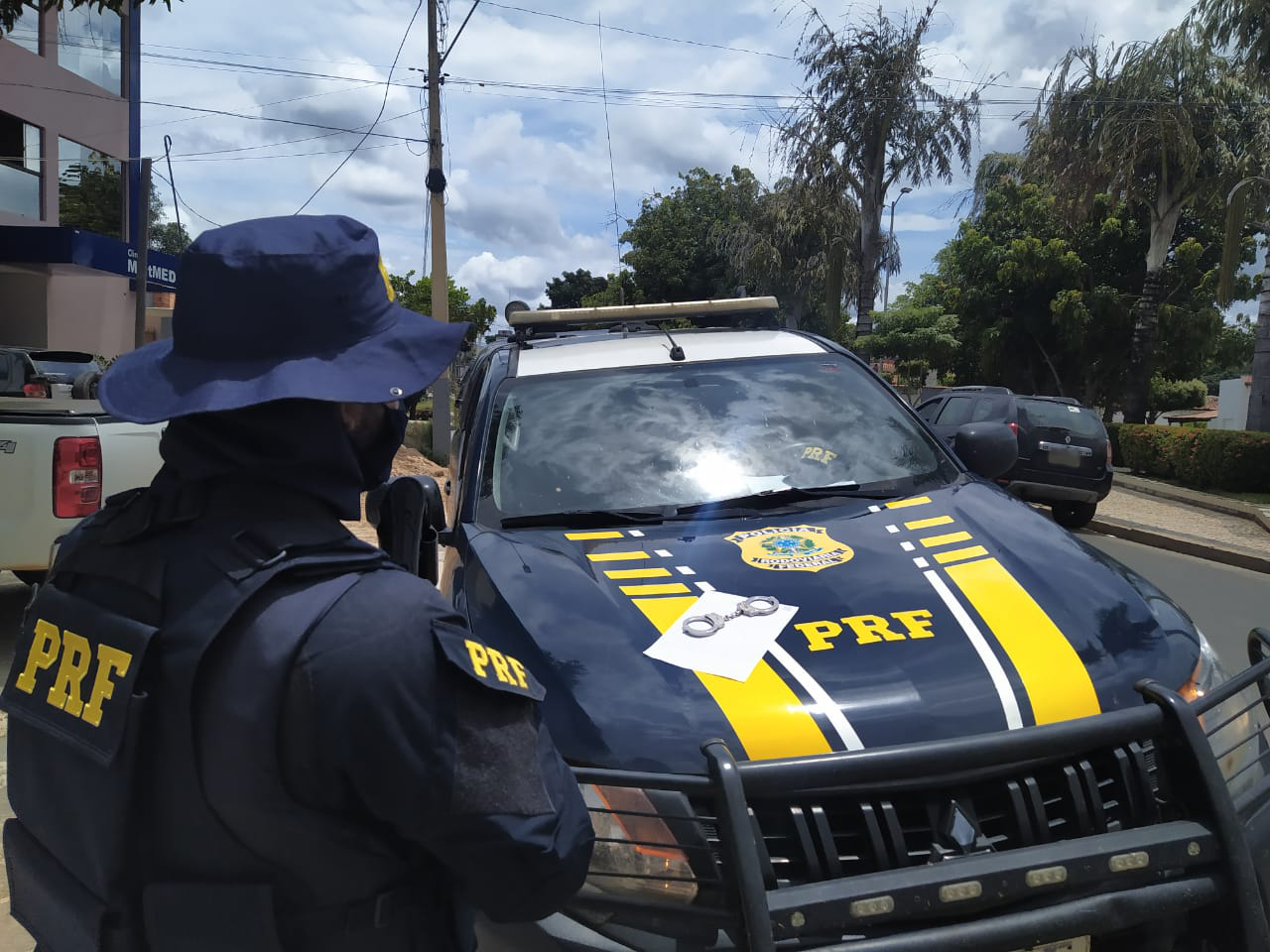 PRF cumpre mandado de prisão e prende homem acusado de Feminicídio