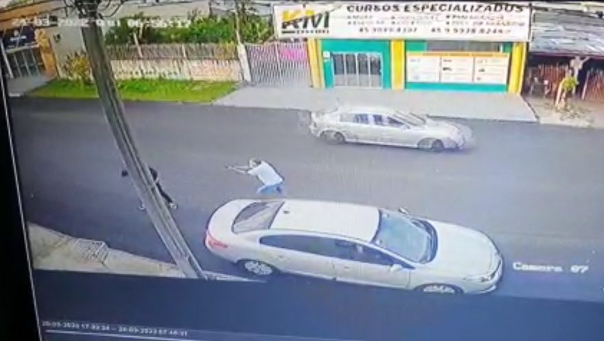 Vídeo mostra momento em que rapaz é assassinado no Bairro Neva