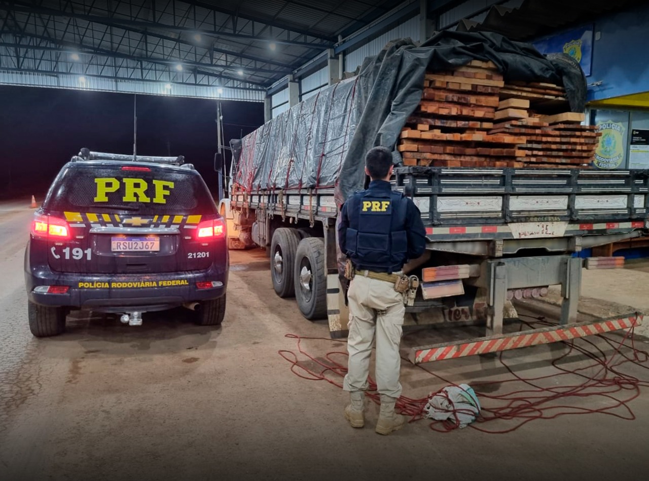Em Ariquemes/RO, PRF recupera veículo abandonado na Rodovia