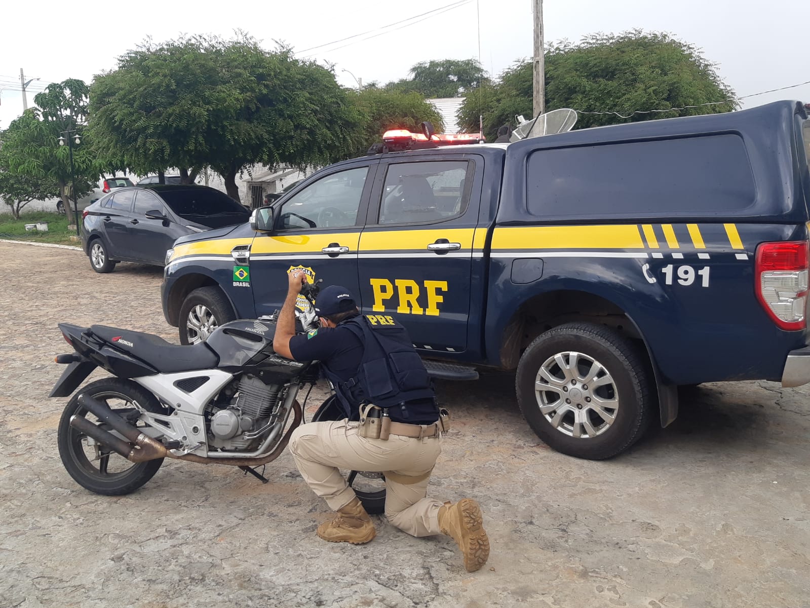 PRF apreende motocicleta com elementos identificadores adulterados na BR 316