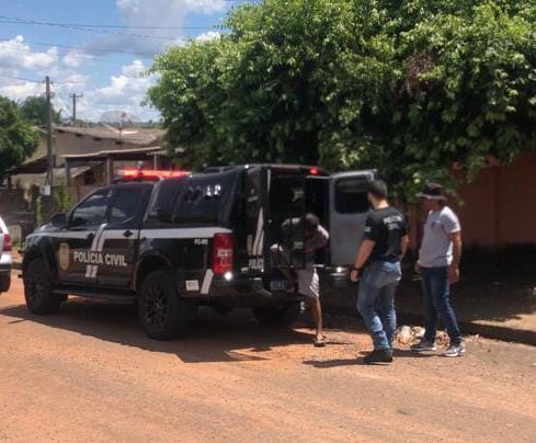 Polícia Civil captura indivíduo foragido do Estado de Goiás Goiás, acusado do crime de feminicídio