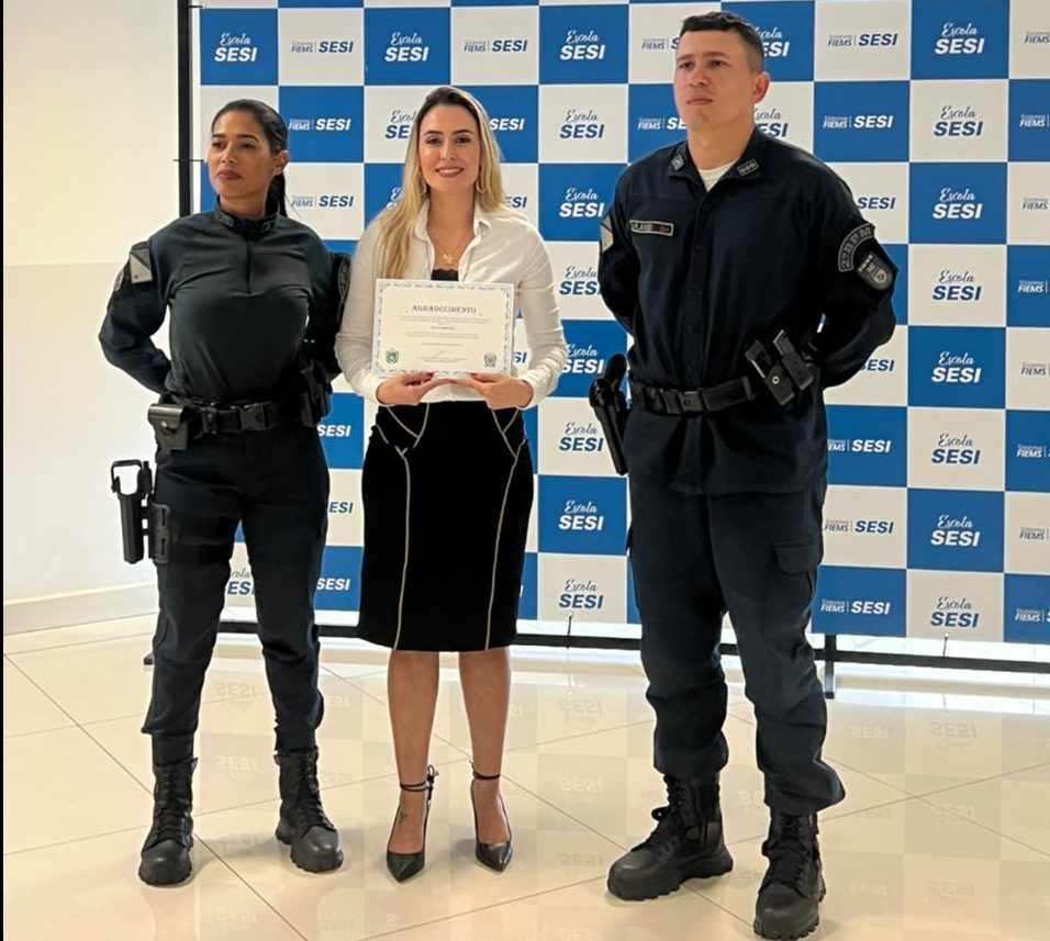 Delegada da Polícia Civil ministra palestra no curso de formação de soldados da Polícia Militar