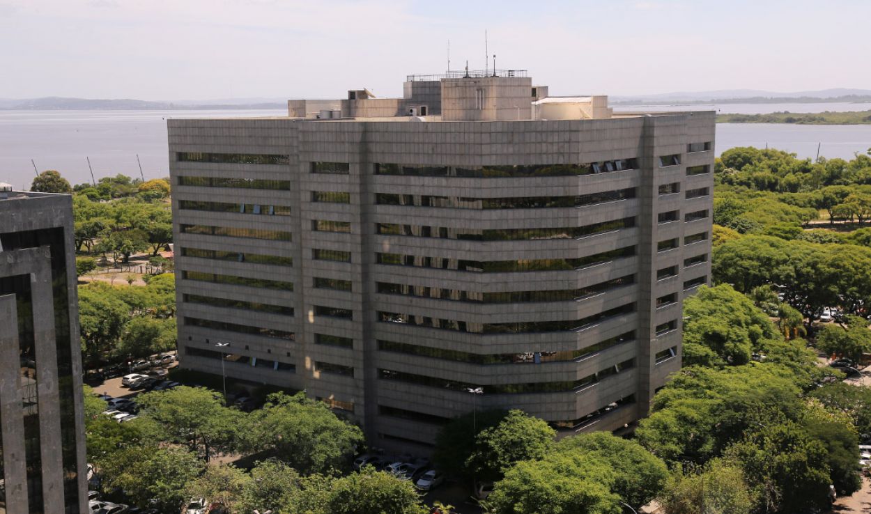 Prédio do TRF4 terá parte da energia gerada por captação solar