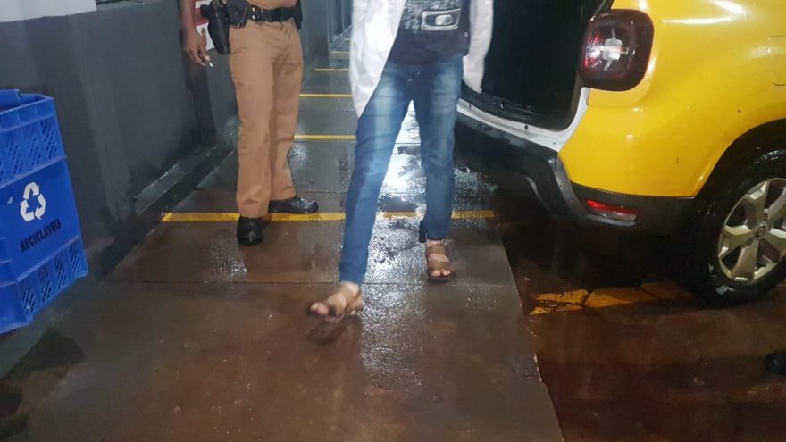Homem é detido na Rua Rio Grande do Sul por roubo