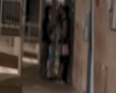 Casal é flagrado fazendo sexo na Av. Brasil em Cascavel Imagem referente a Casal é flagrado fazendo sexo na Av. Brasil em Cascavel