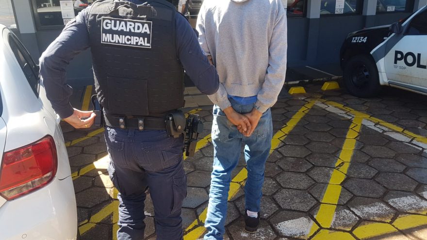 GM detém homem procurado por furto em Cascavel