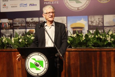 Estado prestigia premiação da Associação de Criadores de Bovinos da Raça Holandesa Imagem referente a Estado prestigia premiação da Associação de Criadores de Bovinos da Raça Holandesa