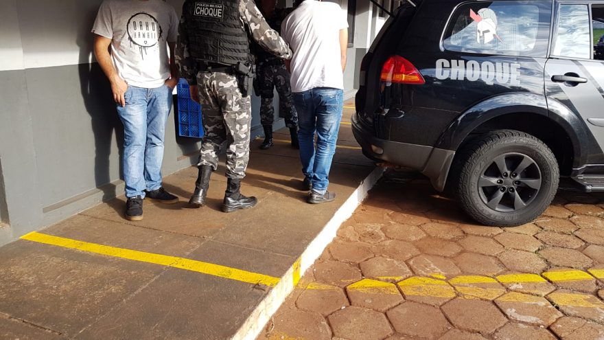 Envolvidos em assalto na BR-277, que foram detidos pelo Choque, são transferidos a Foz do Iguaçu