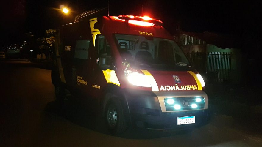 Homem tem diversas fraturas após cair da sacada de residência no Periolo