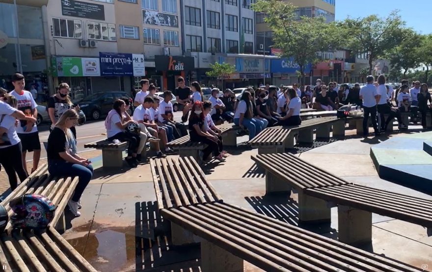 Justiça por Ailson Ortiz: Familiares e amigos realizam manifestação em frente à Catedral, no Centro