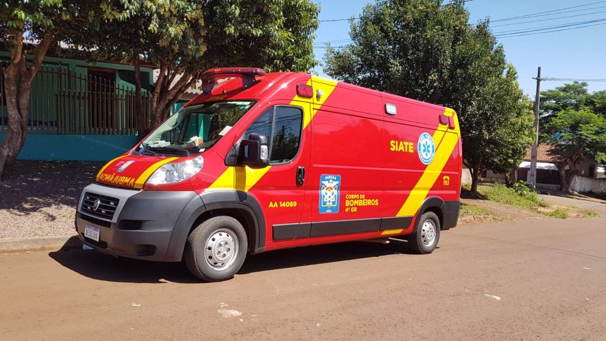 Jovem de 16 anos fica ferido após sofrer queda em residência no Cascavel Velho