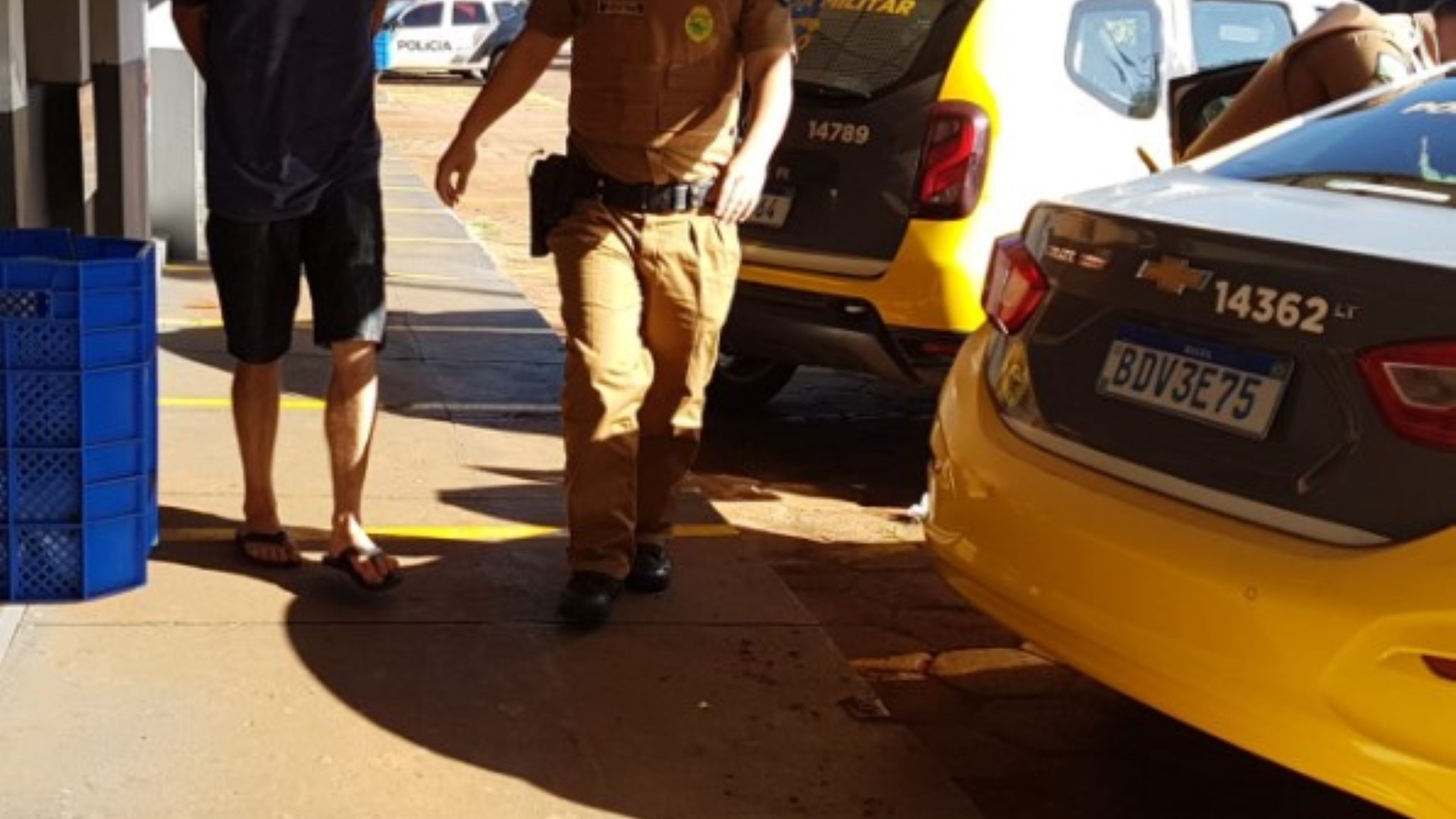 Homem é detido pela Polícia Militar depois de ameaçar mulher