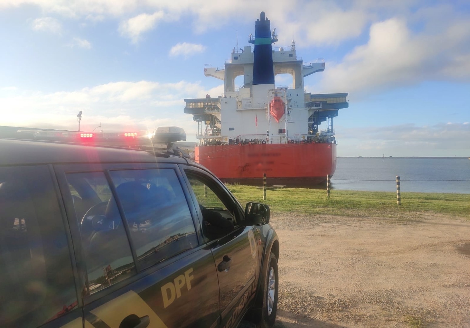 Polícia Federal apreende cocaína em navio
