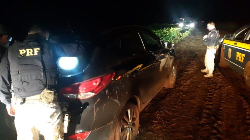 Forças policiais fecham o cerco na fronteira após com a PRF no PR Imagem referente a Forças policiais fecham o cerco na fronteira após com a PRF no PR